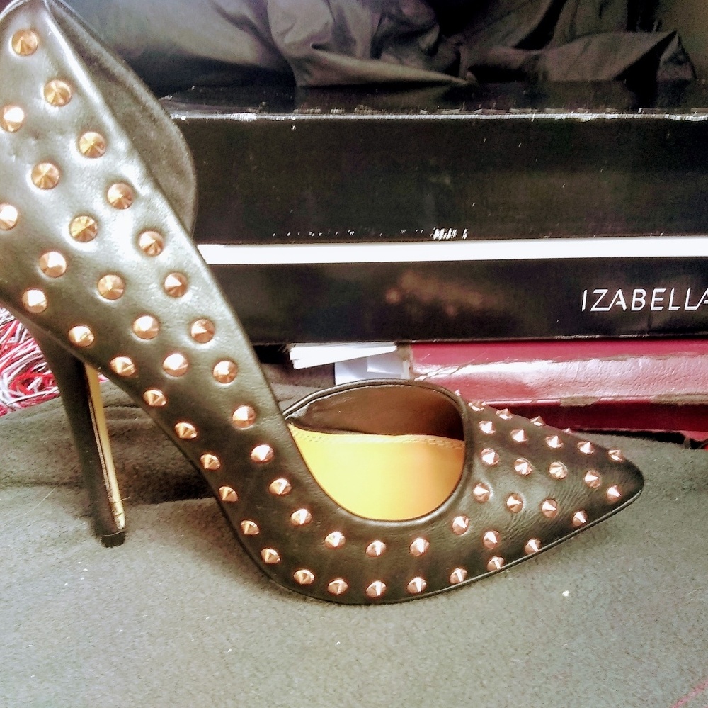 Izabella Rue - Picture 4 of 6
